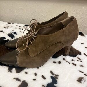 Vintage Bandolino‎ Collection Brown Suede Leather Tie Heels Oxford 7M Italy